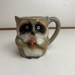 Drip GLAZE 2-Sided 3D RACCOON 12oz MUG Cup Holding OAK LEAF Tail On Back 4" Tall